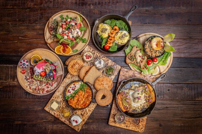 Best fresh fruit waffle cafés inside Düsseldorf center